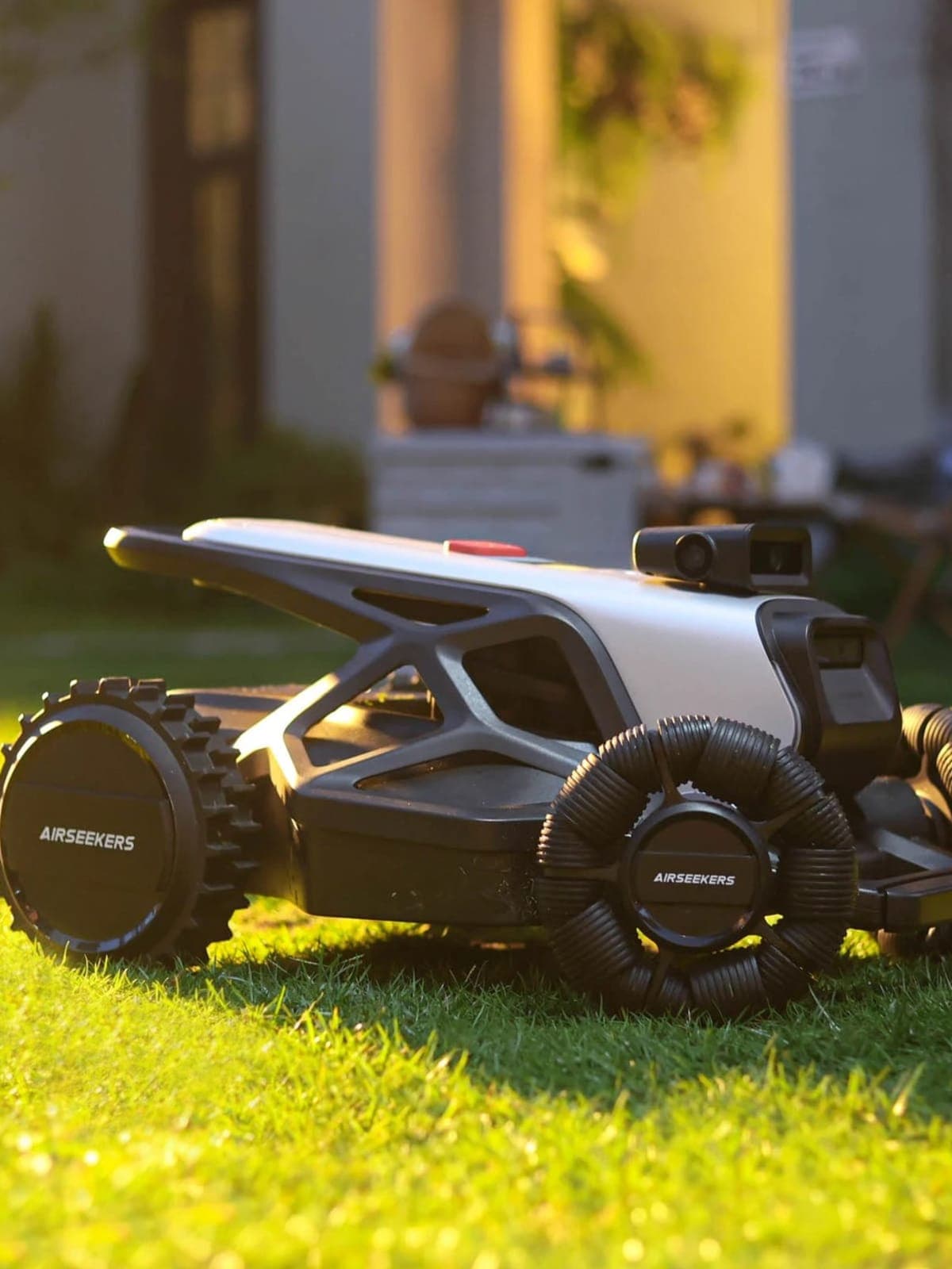 The Future of Effortless Outdoor Living: How AIRSEEKERS Is Redefining Smart Lawn Wellness