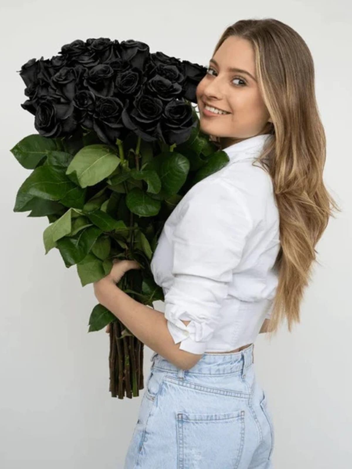 Rosaholics: Bringing Farm-Fresh Luxury Roses Straight to Your Door